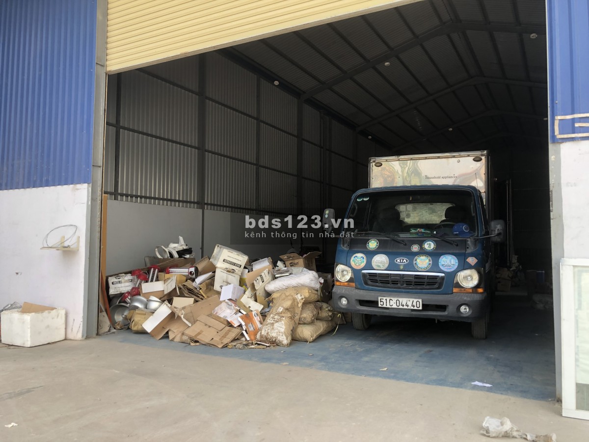 Kho xưởng nhỏ 200m2, 260m2, 350m2 gần Ql1A Quận 12 cho thuê