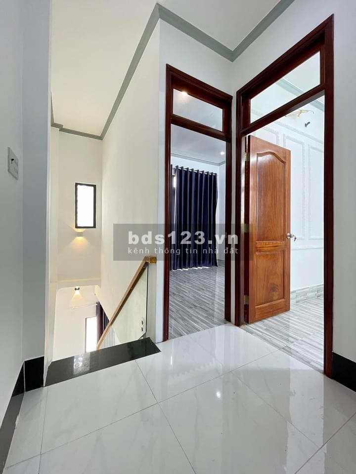 Bán nhà trệt lầu góc 2 mặt tiền lộ oto hoàn công mới 100% gần Đại học y dược