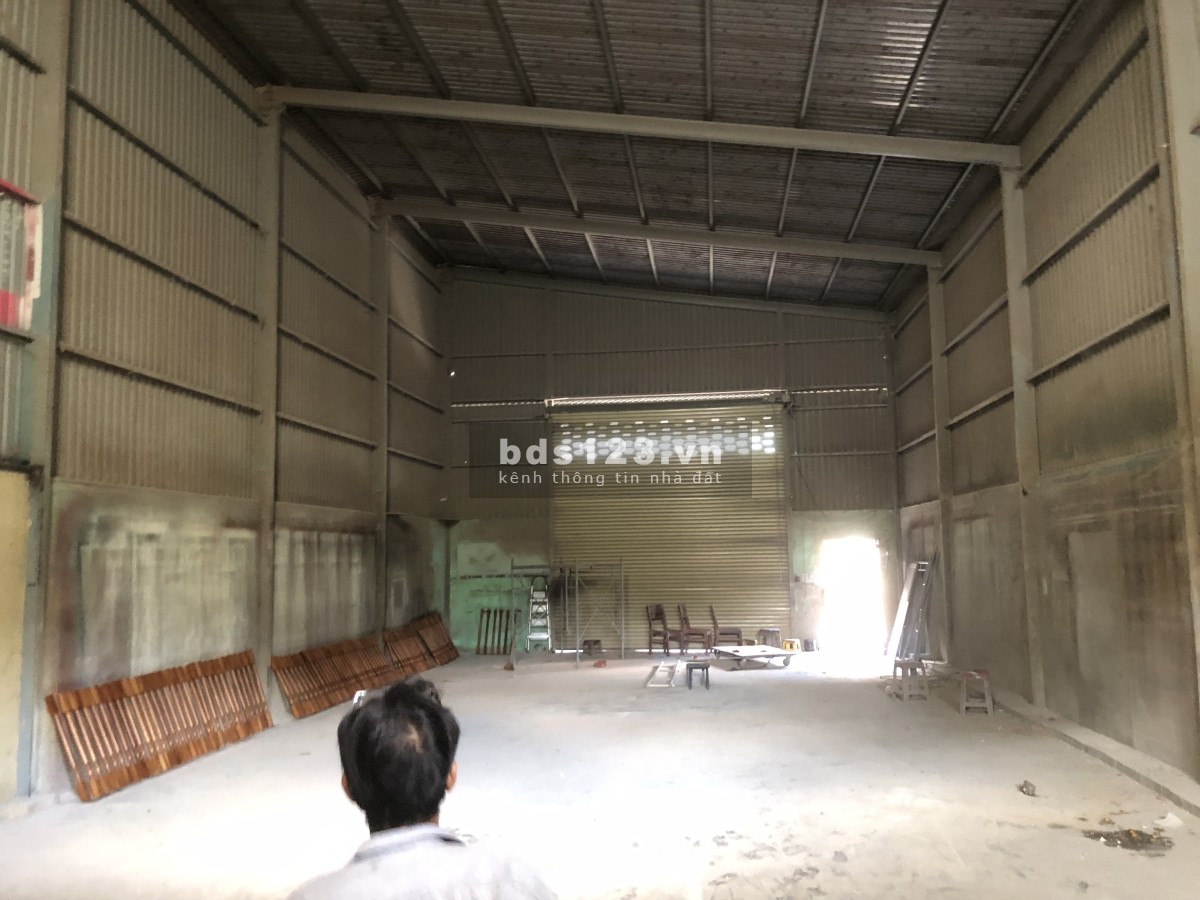 Kho xưởng nhỏ 200m2, 260m2, 350m2 gần Ql1A Quận 12 cho thuê