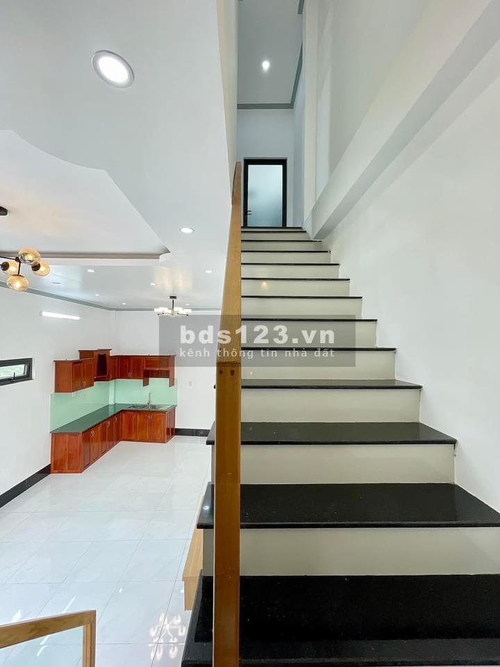 Bán nhà trệt lầu góc 2 mặt tiền lộ oto hoàn công mới 100% gần Đại học y dược