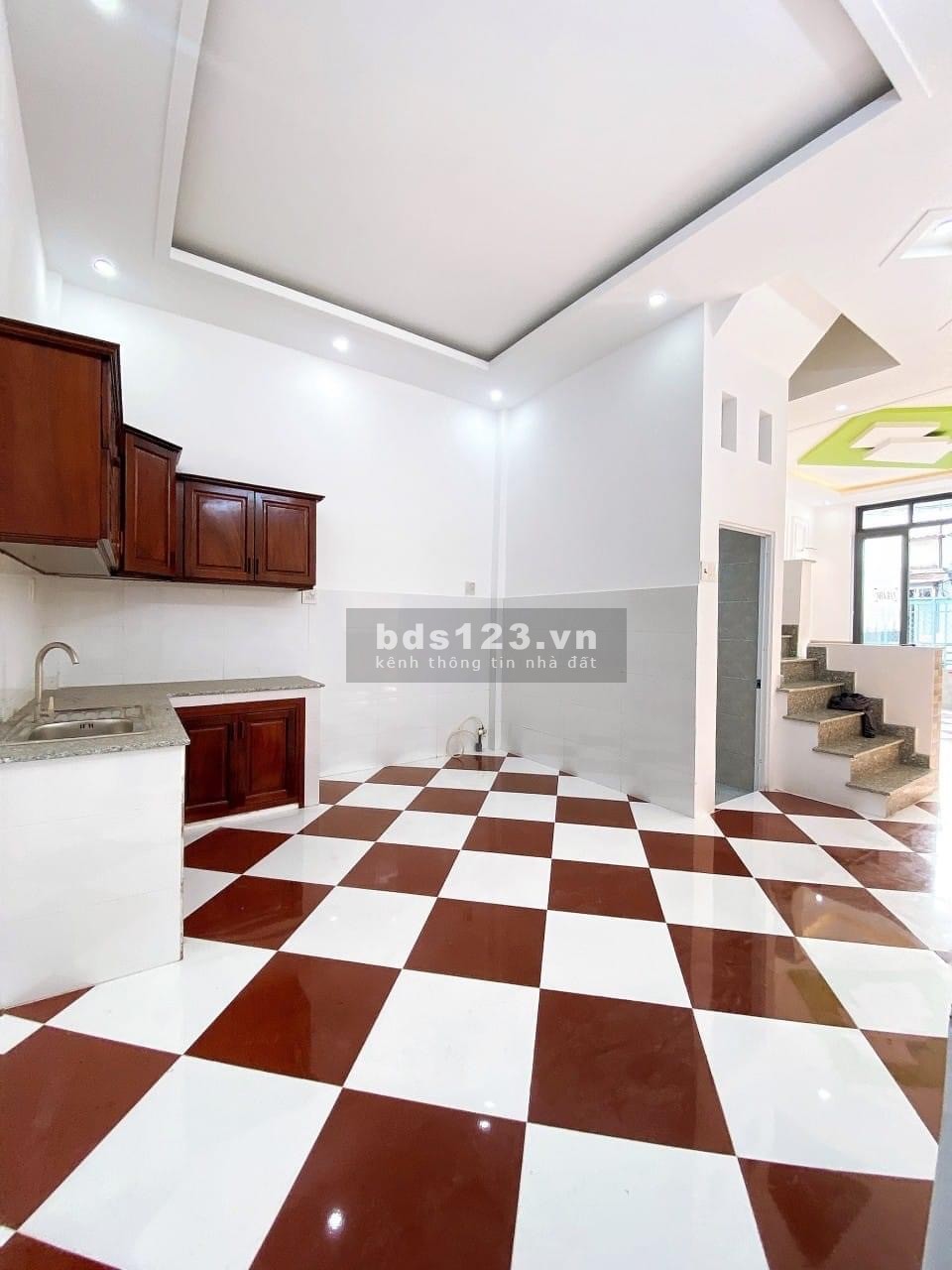 Nhà lầu mới đẹp hẻm Tầm Vu kế Cầu Hưng Lợi
