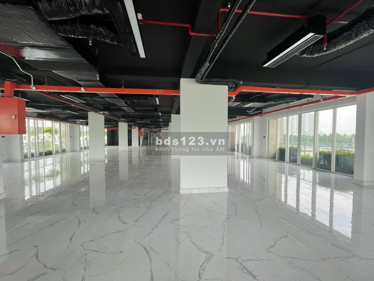 CHo thuê 1800m2 đường lớn Nguyễn Cơ Thạch 20.000$