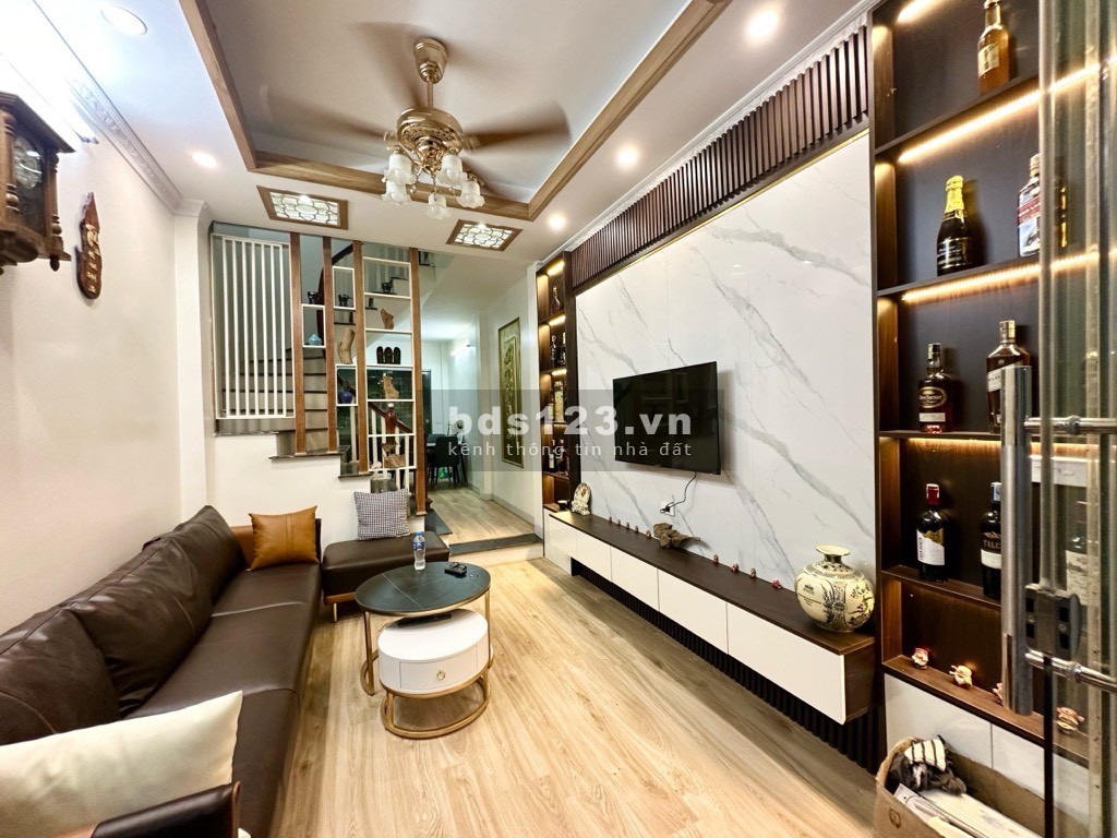 Đống Đa, ngõ thông, ô tô, kinh doanh – 3 bước chân ra mặt phố - Tiện ích ngập tràn