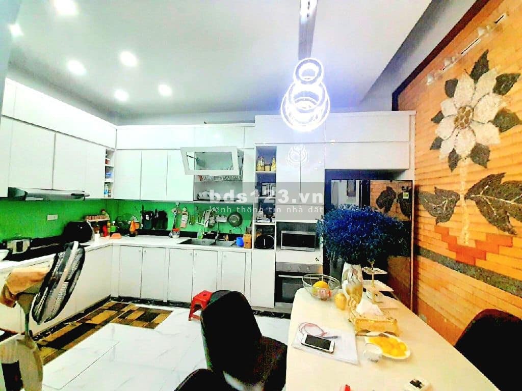 Hiếm nhỉnh 12.x tỷ - Nhà phố Hoàng Cầu - Trung tâm quận Đống Đa