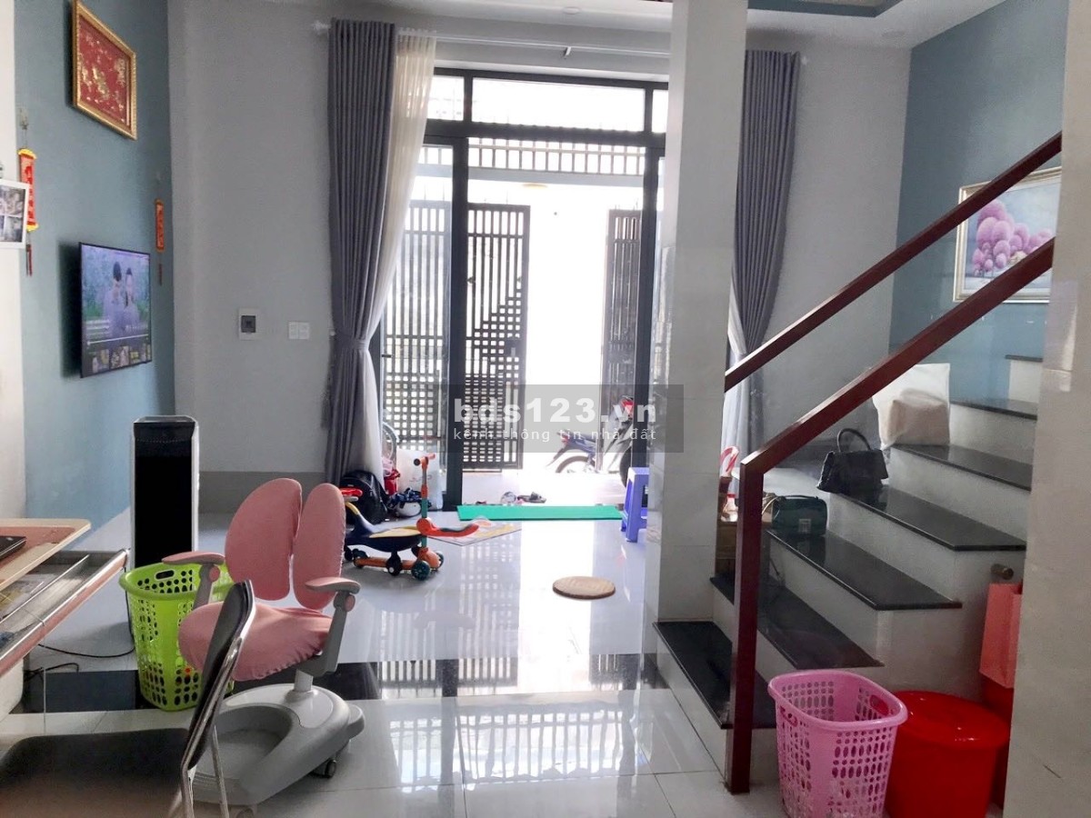 Bán nhà đẹp 2 tầng, ngang 5.5m - 65m2, Đường số 5, Linh Xuân. Nhỉnh 4 tỷ