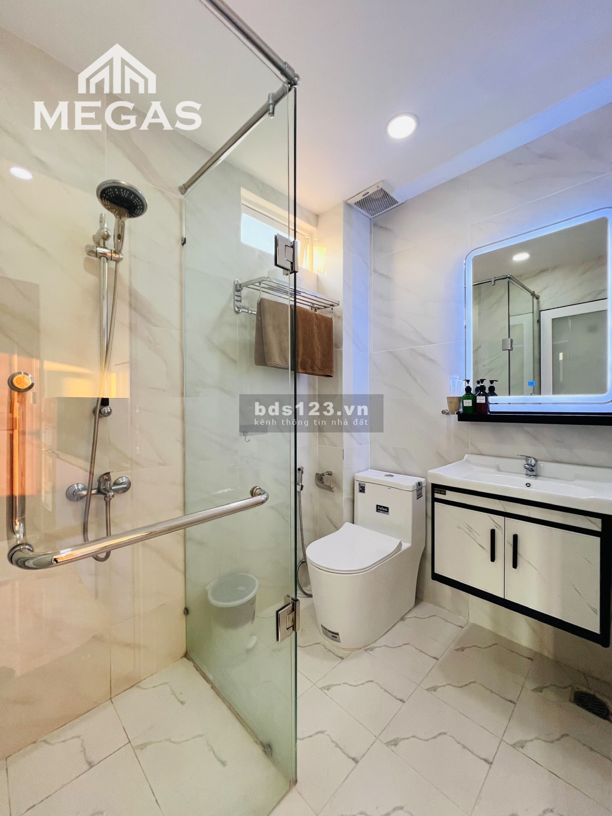 Căn hộ ban công full nội thất, giá rẻ ngay công viên Hoàng Văn Thụ, công viên Gia Định