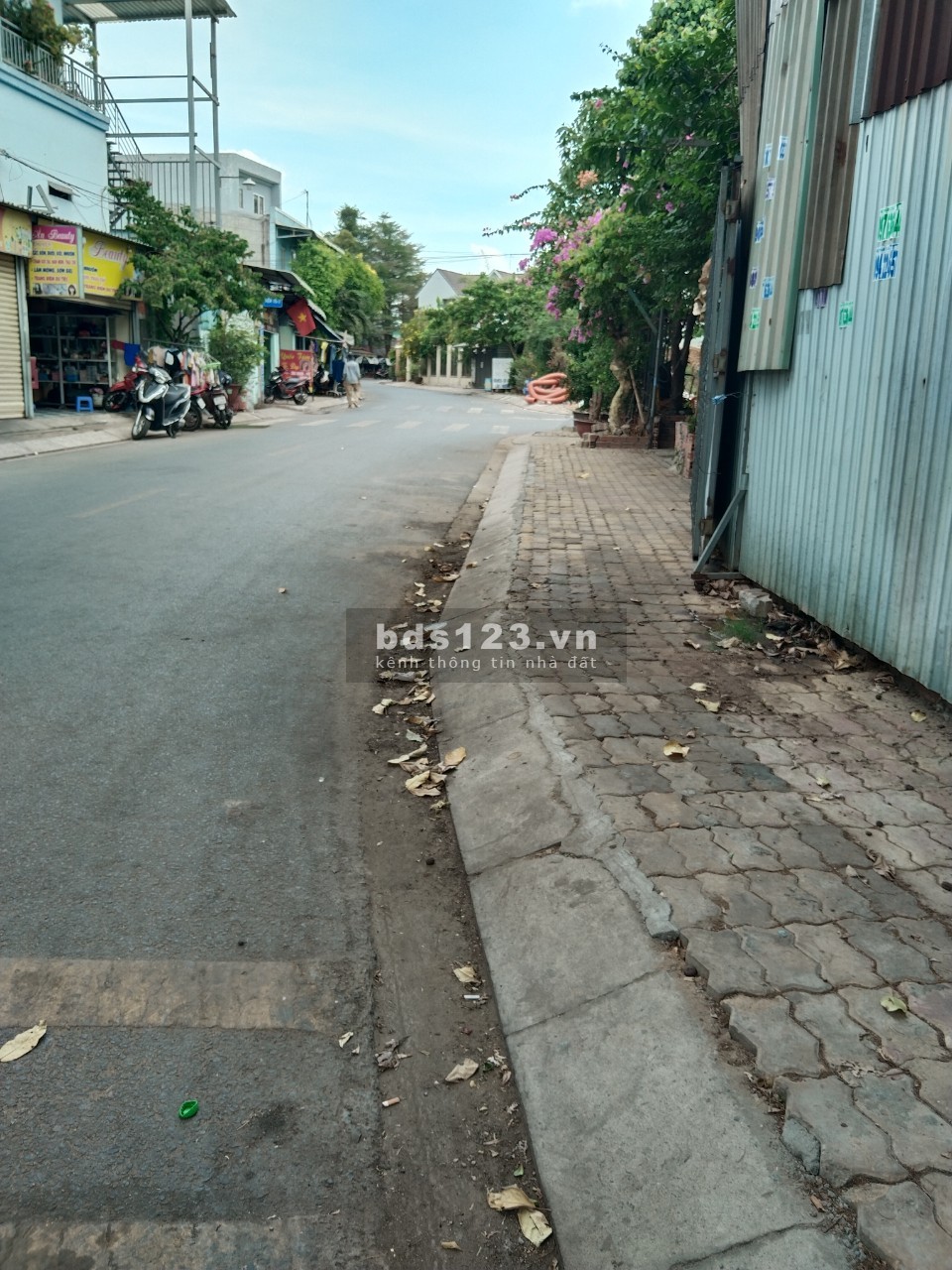 Bán nhà đẹp 2 tầng, ngang 5.5m - 65m2, Đường số 5, Linh Xuân. Nhỉnh 4 tỷ