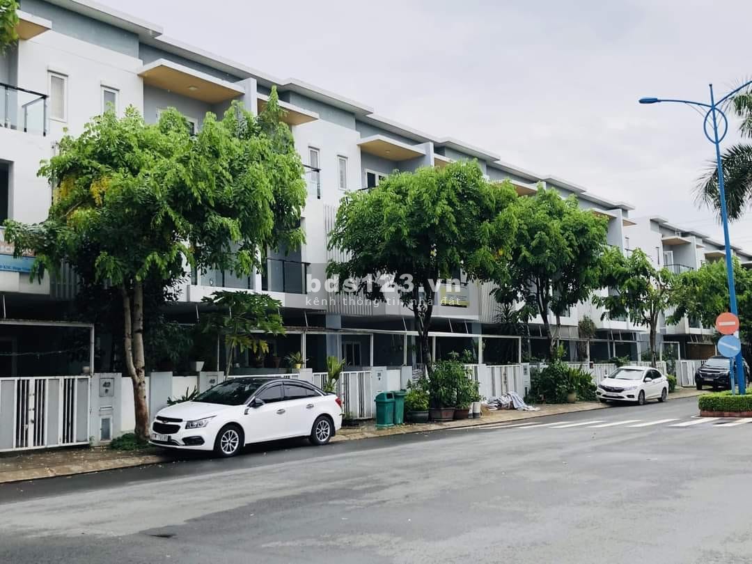 Nhà Phố sổ sẵn - 7*17 ( 119m2) Nhà hoàn thiện.
