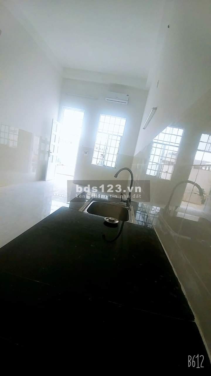 Cho thuê chung cư mini 35m2 có máy lạnh, nước nóng kèm ban công, free wfii và để xe