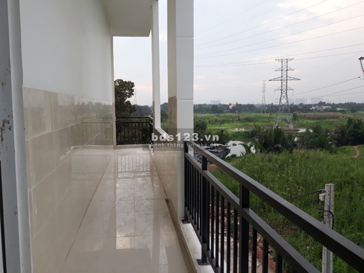 Cho thuê chung cư mini 35m2 có máy lạnh, nước nóng kèm ban công, free wfii và để xe