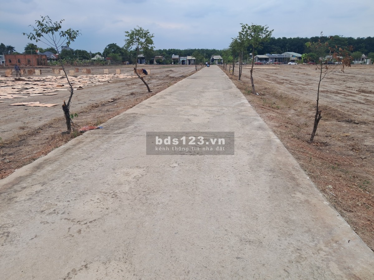 Đất mặt tiền nhựa 32m, sổ sẵn, ngân hàng hộ trợ từ 50 - 70%.