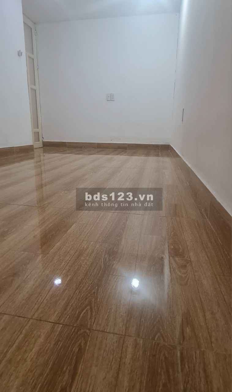 Nhà 1T1L, 4X18M, 3PN, 3WC, sân đậu oto, sẵn nội thất, đường số 40, Hiệp Bình Chánh, TĐ