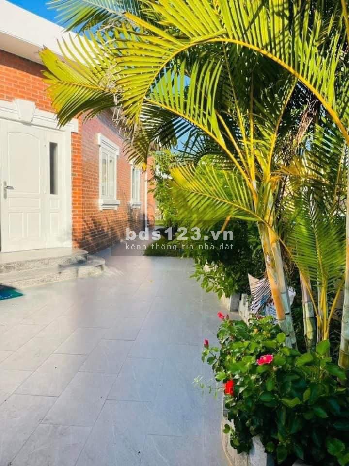 Bán gấp Biệt Thự biển rộng 464m2 tại biển Xuân Thành, Hà Tĩnh giá chỉ 9 tỷ hoàn thiện full nội thất