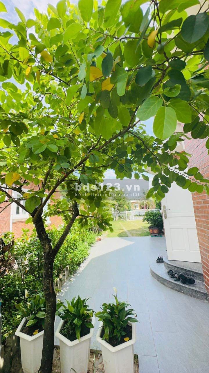 Bán gấp Biệt Thự biển rộng 464m2 tại biển Xuân Thành, Hà Tĩnh giá chỉ 9 tỷ hoàn thiện full nội thất