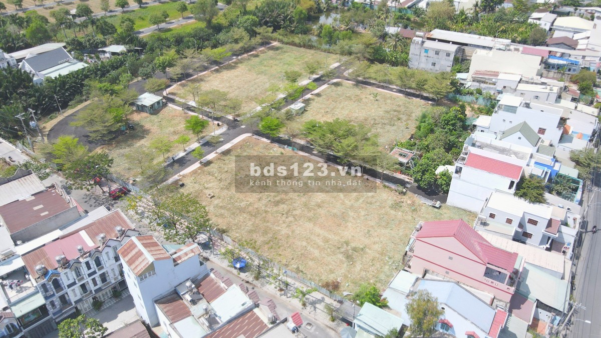 Đất nền sổ sẵn - Full thổ cư - Diện tích 5*16 - MT đường lớn
