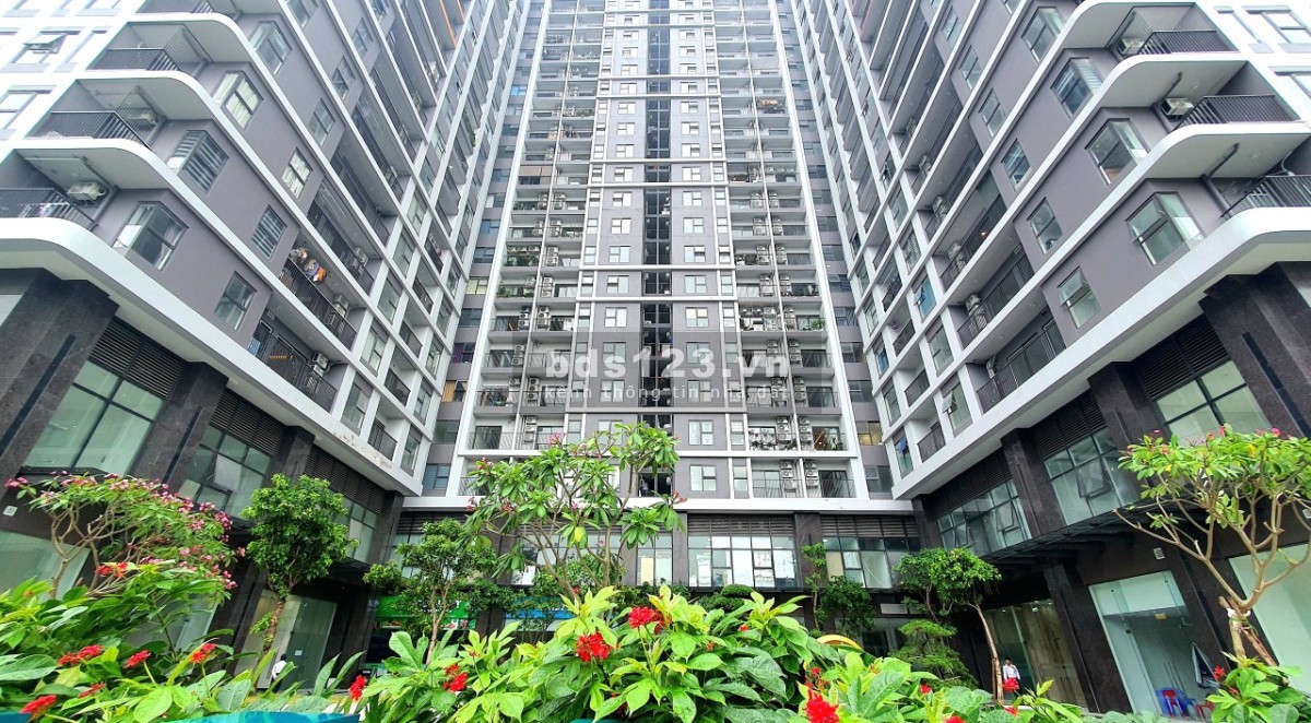 Bán căn 2 ngủ 75m2, chỉ cần mở cửa là ra tới bể bơi muối khoáng View trọn Thành Phố