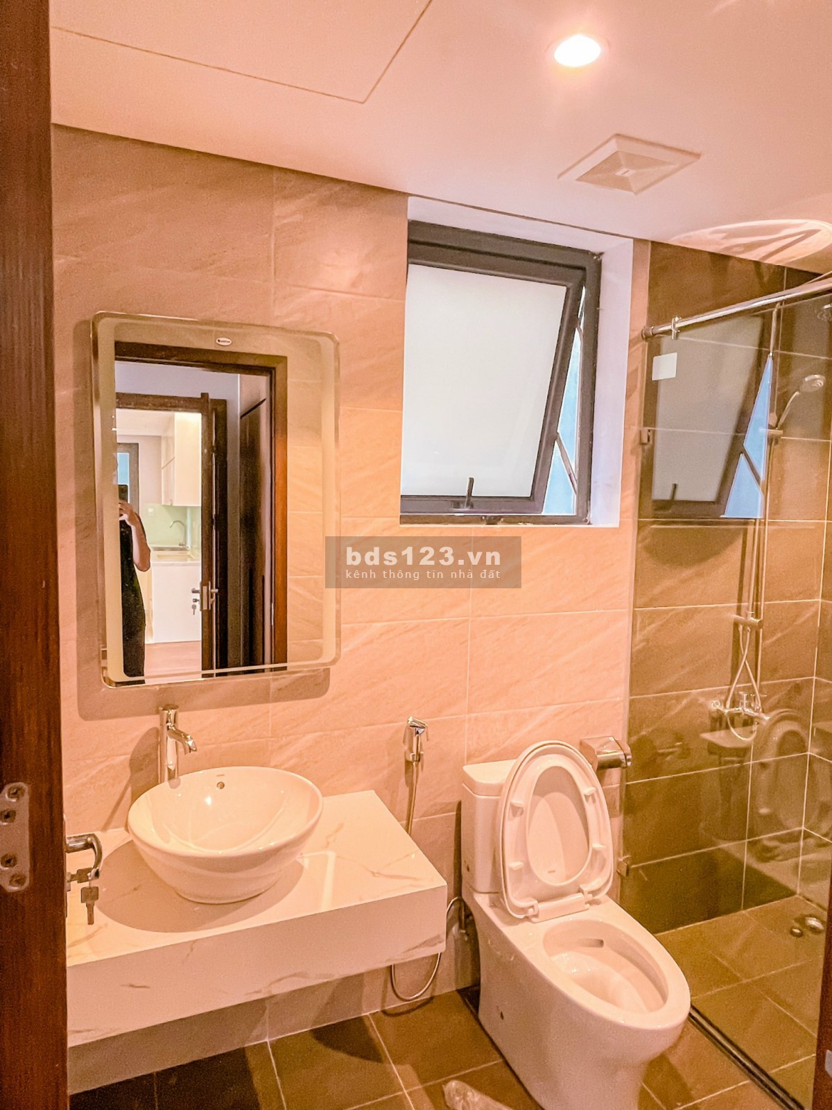 Bán căn 2 ngủ 75m2, chỉ cần mở cửa là ra tới bể bơi muối khoáng View trọn Thành Phố
