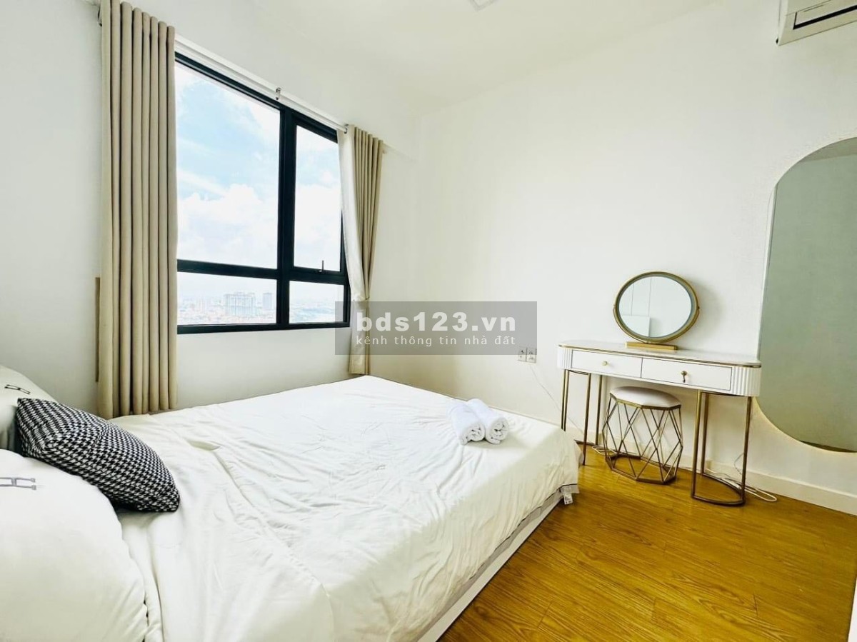 Cho thuê căn hộ Hùng Vương Plaza 130m2 3PN 24tr. Nội thất như hình, vào ở ngay