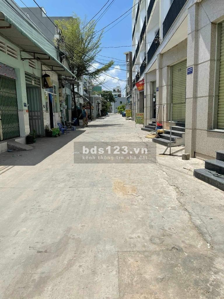 Bán nhà 90m2, 2 tầng, oto đỗ cổng, 8 phòng, Võ Văn Hát, Quận 9 - Chỉ 6 tỷ