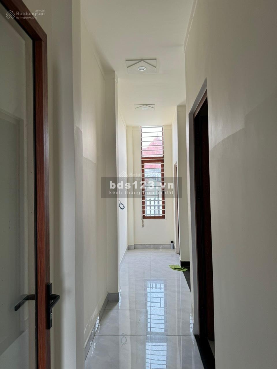 Cần tiền bán gấp nhà mới 1 trệt 2 lầu tại Tân An, Thủ Dầu Một. Tiện làm văn phòng