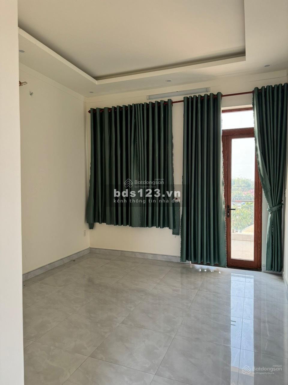 Cần tiền bán gấp nhà mới 1 trệt 2 lầu tại Tân An, Thủ Dầu Một. Tiện làm văn phòng