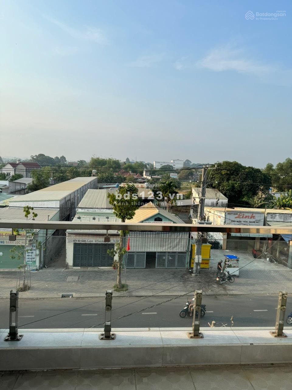 Cần tiền bán gấp nhà mới 1 trệt 2 lầu tại Tân An, Thủ Dầu Một. Tiện làm văn phòng