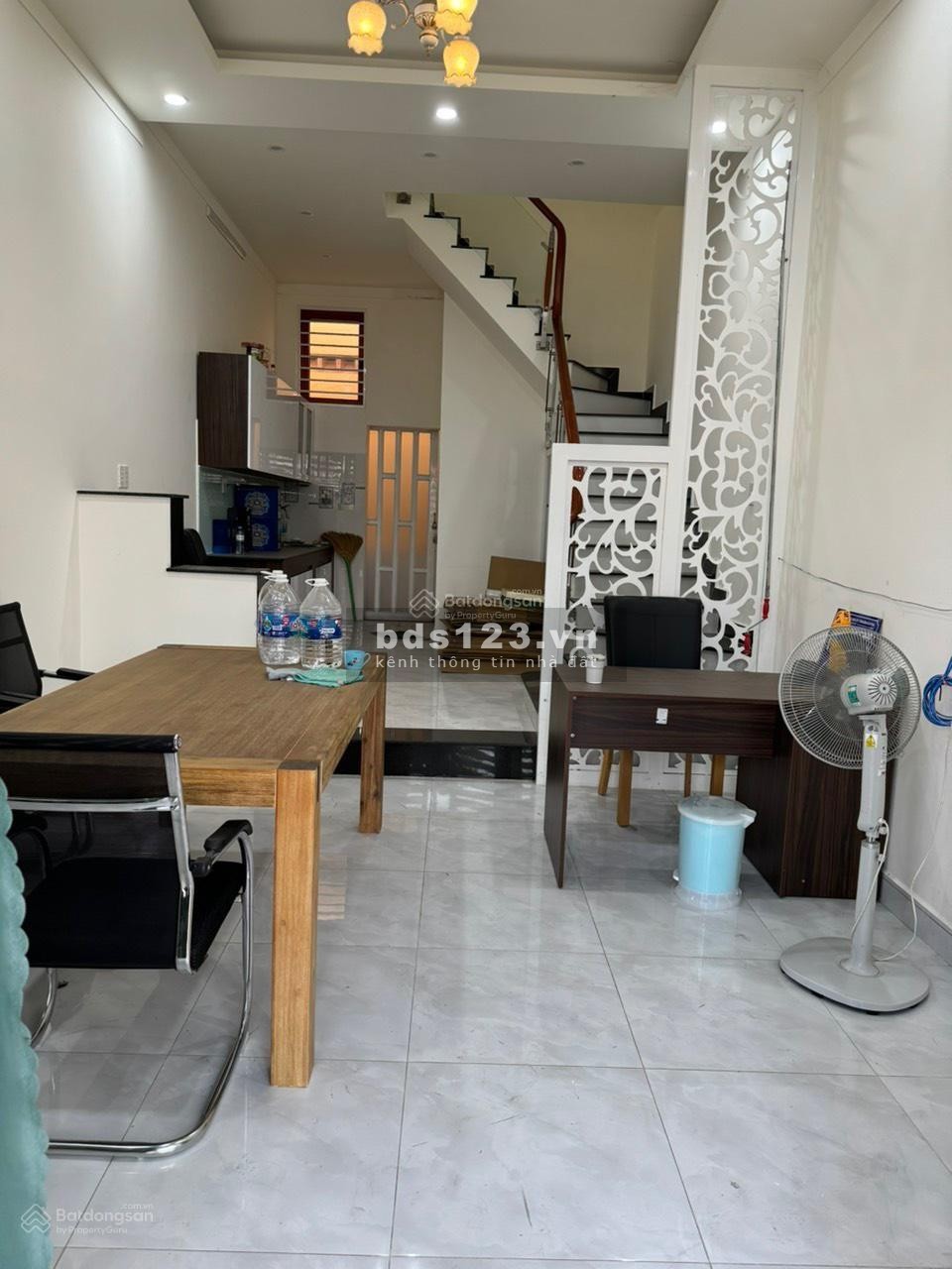 Cần tiền bán gấp nhà mới 1 trệt 2 lầu tại Tân An, Thủ Dầu Một. Tiện làm văn phòng