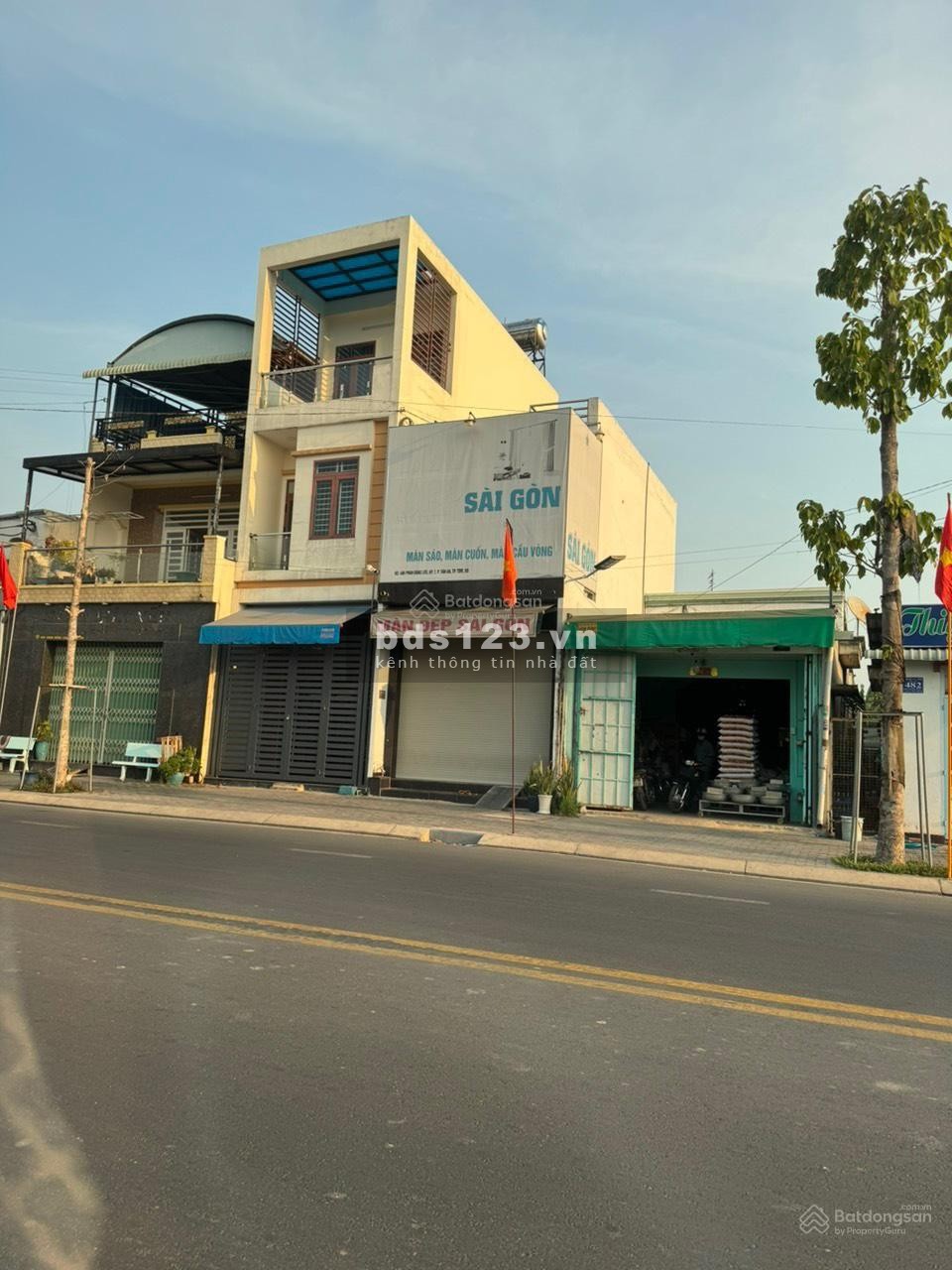 Cần tiền bán gấp nhà mới 1 trệt 2 lầu tại Tân An, Thủ Dầu Một. Tiện làm văn phòng
