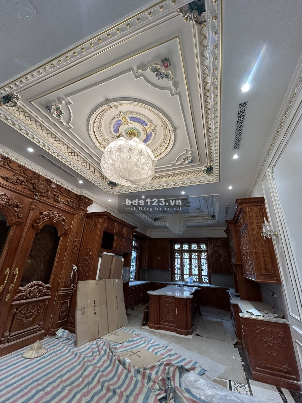 Leasing a brand New Castle for the Royalty