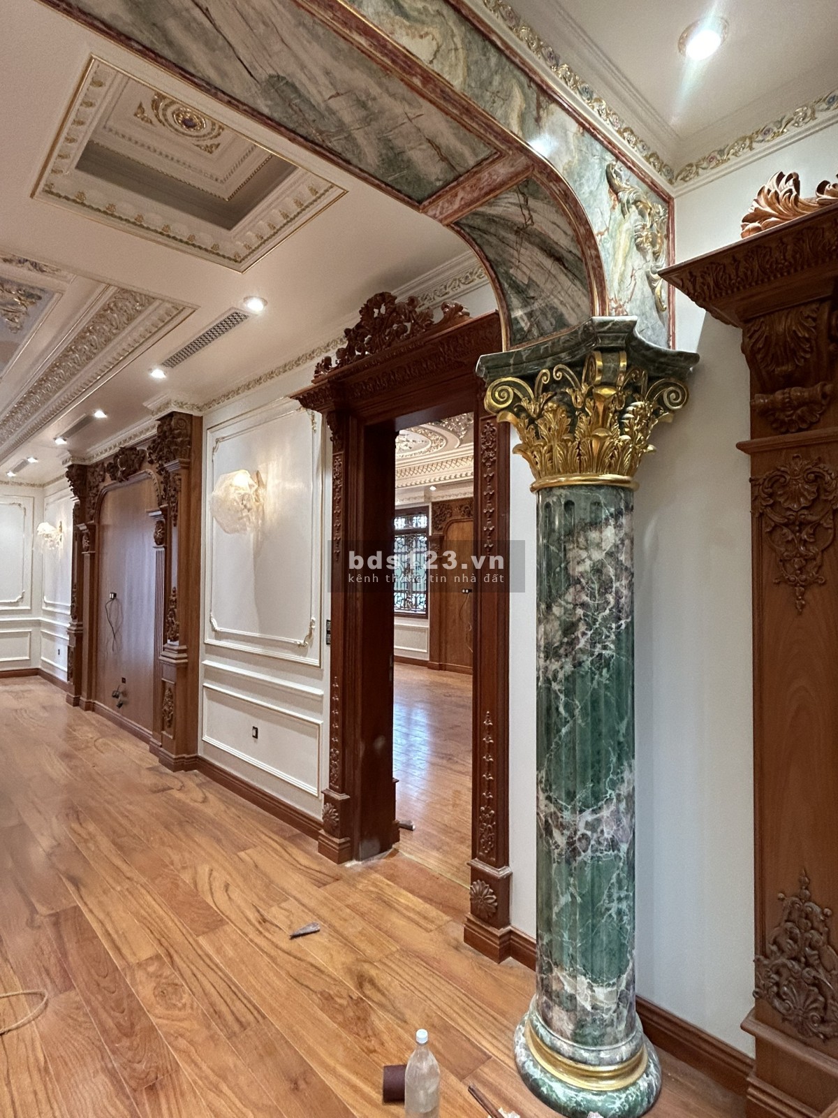 Cho thuê mặt bằng kinh doanh 505m2, phù hợp với showroom cao cấp trang sức phụ kiện, NH Quốc Tế.