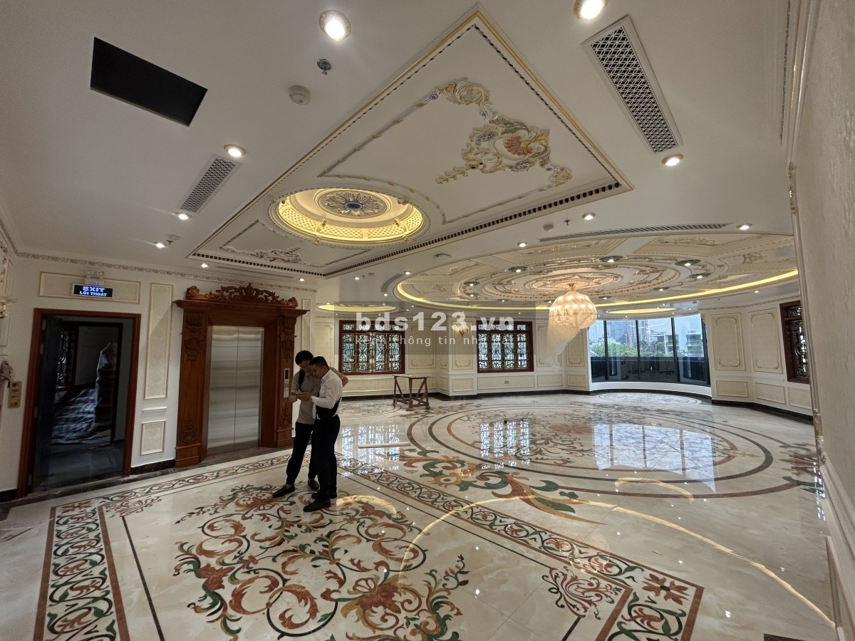 Cho thuê mặt bằng kinh doanh 505m2, phù hợp với showroom cao cấp trang sức phụ kiện, NH Quốc Tế.