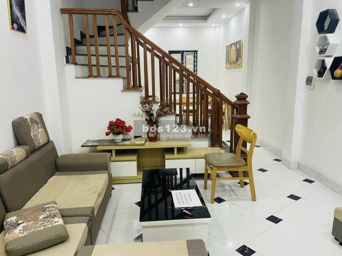 Sổ đổ trao tay ôtô vào ngõ, nhà 40m2 gần Đô Ngĩa, tiện ích đầy đủ, giá nhỉnh 2 tỷ