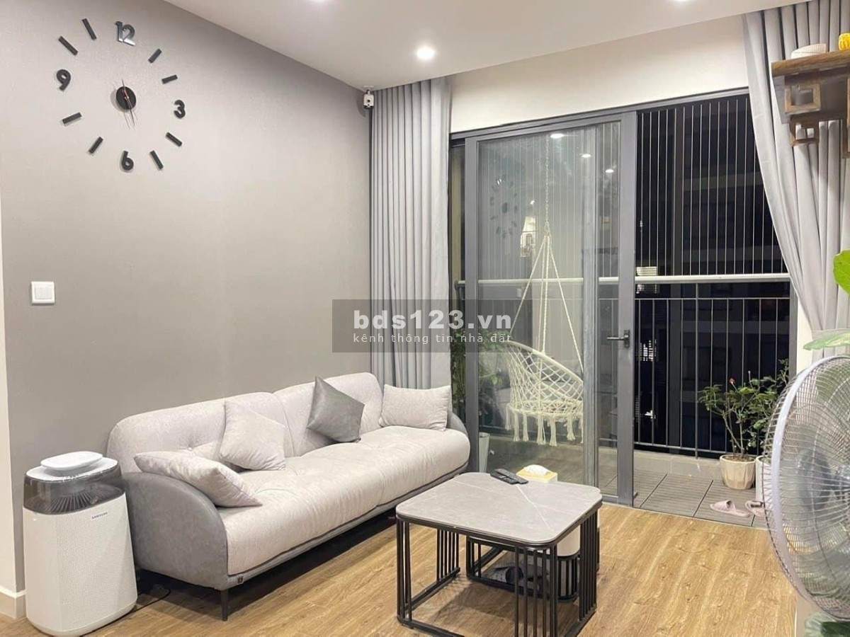 Chính chủ gửi bán căn 2 ngủ 55m2 toà S302 Vinhomes Smartcity