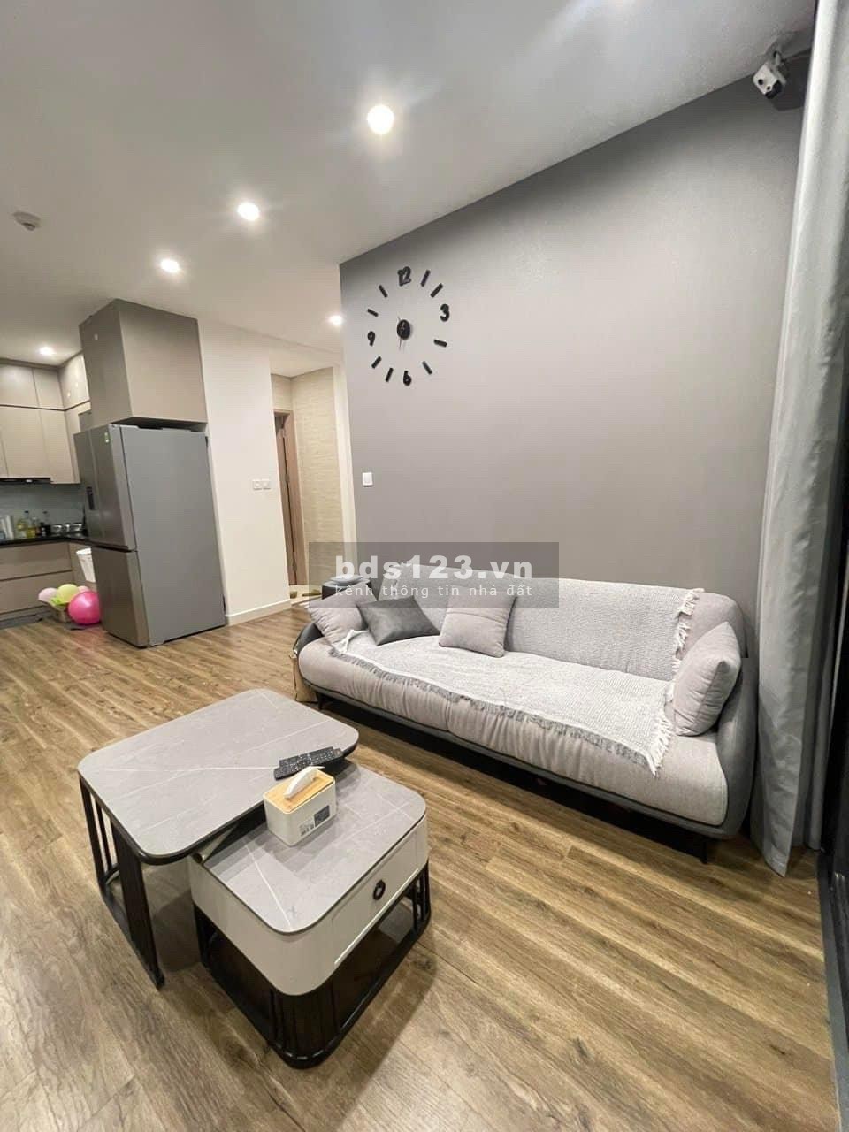 Chính chủ gửi bán căn 2 ngủ 55m2 toà S302 Vinhomes Smartcity