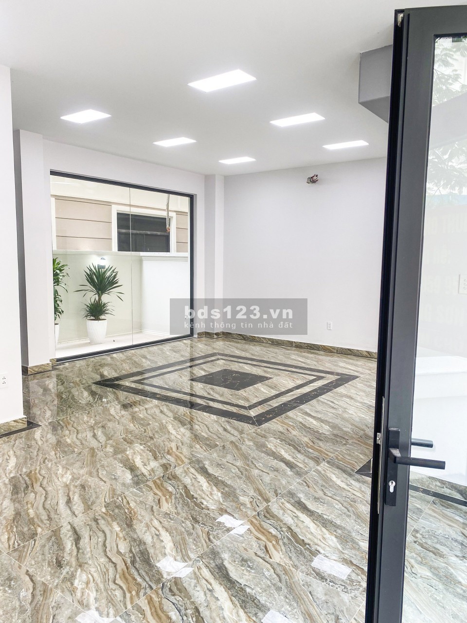 Cho thuê nhà phố VInhomes Gramd Park Quận 9, 96m2 hoàn thiện có tháng máy 30triệu