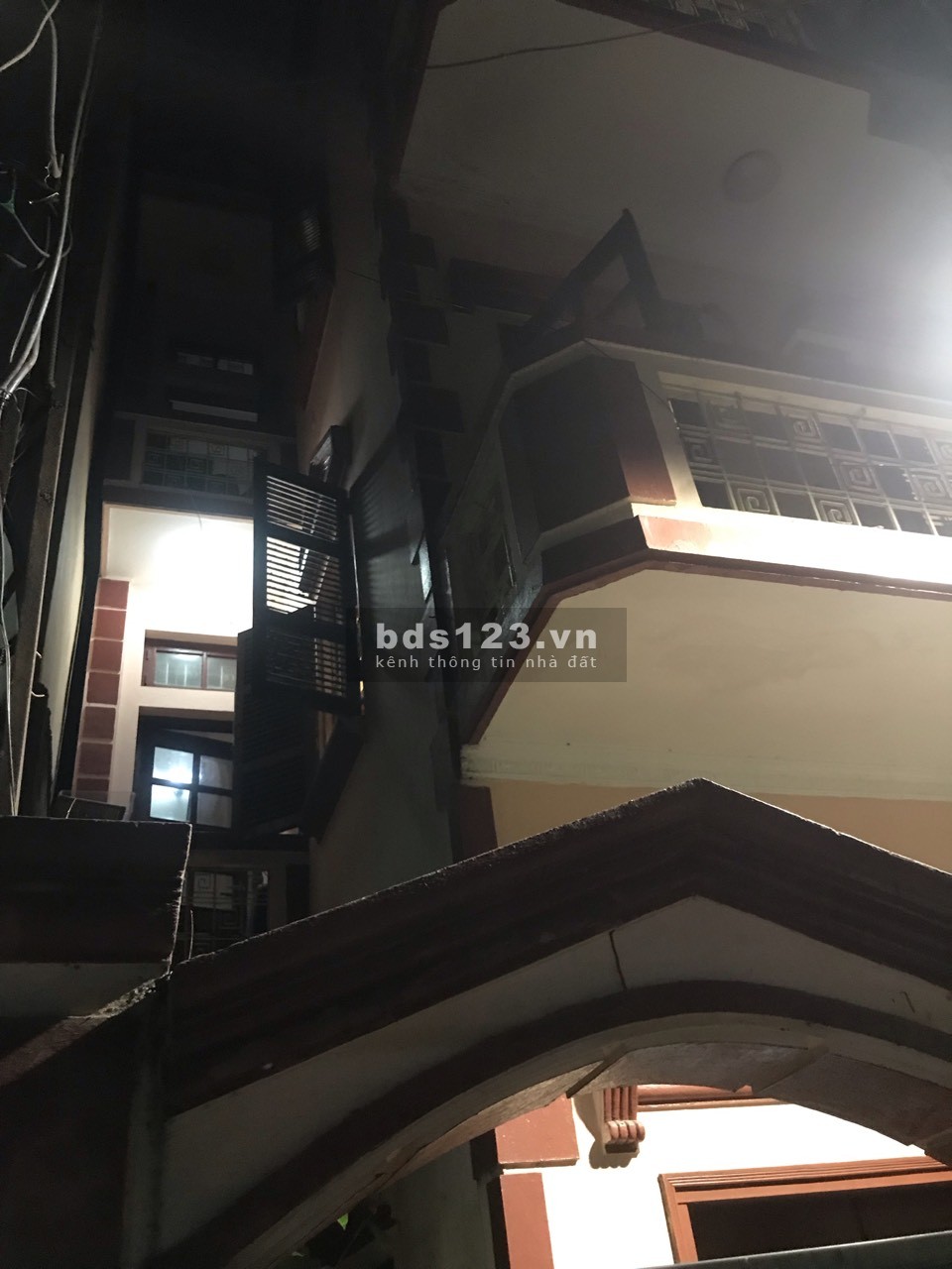 Bán nhà ngõ Âu Cơ, sổ đỏ chính chủ, diện tích 60m2x4 tầng, mặt tiền 5.2M, giá 7.4 tỷ