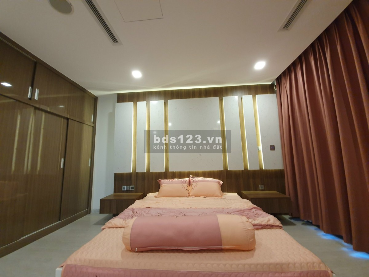 Bán căn hộ Vinhomes Golden River BaSon 3 phòng ngủ diện tích 126m2 view sông giá 24 tỷ sổ hồng