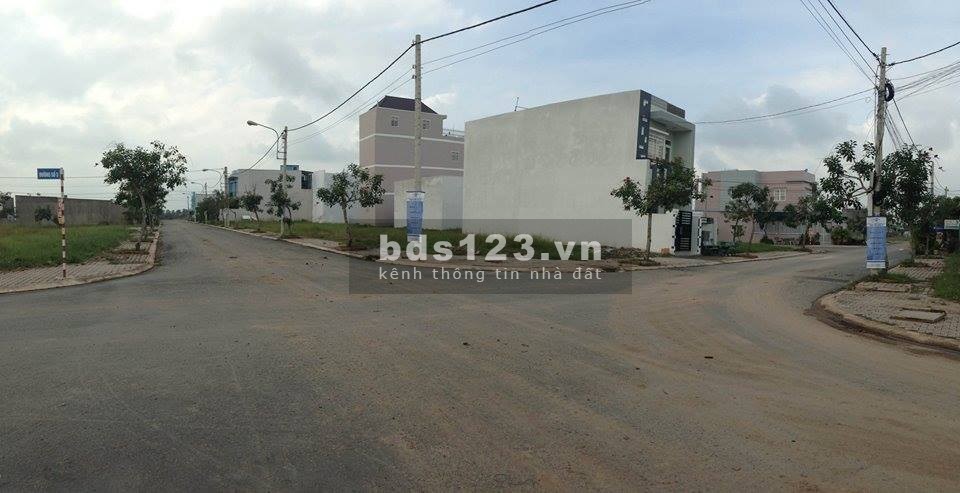 Chính chủ bán gấp lô đất cực đẹp 100m2, 1tỷ399, KDC Bình Hưng, Bình Chánh, sổ hồng riêng