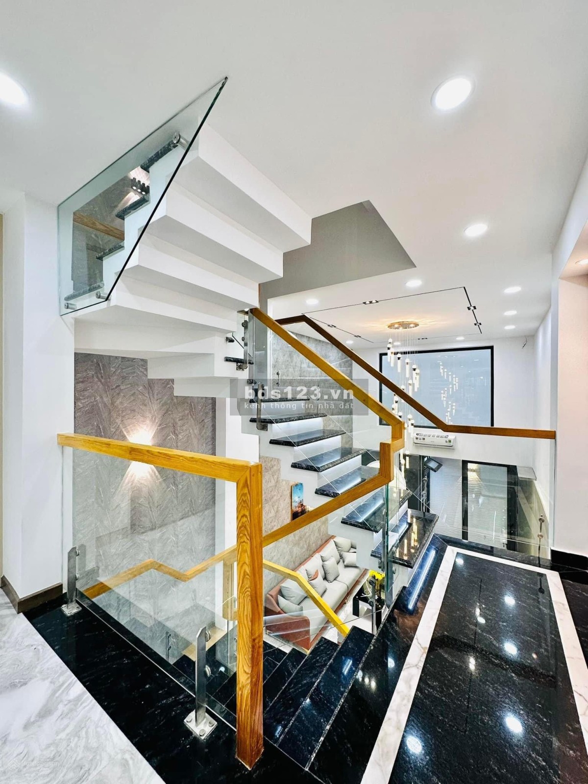 Sản phẩm tốt nhất thị trường HXH đường nhựa Sư Vạn Hạnh, P12, Q10, 72m2, giá 19 tỷ gần Vạn Hạnh Mall