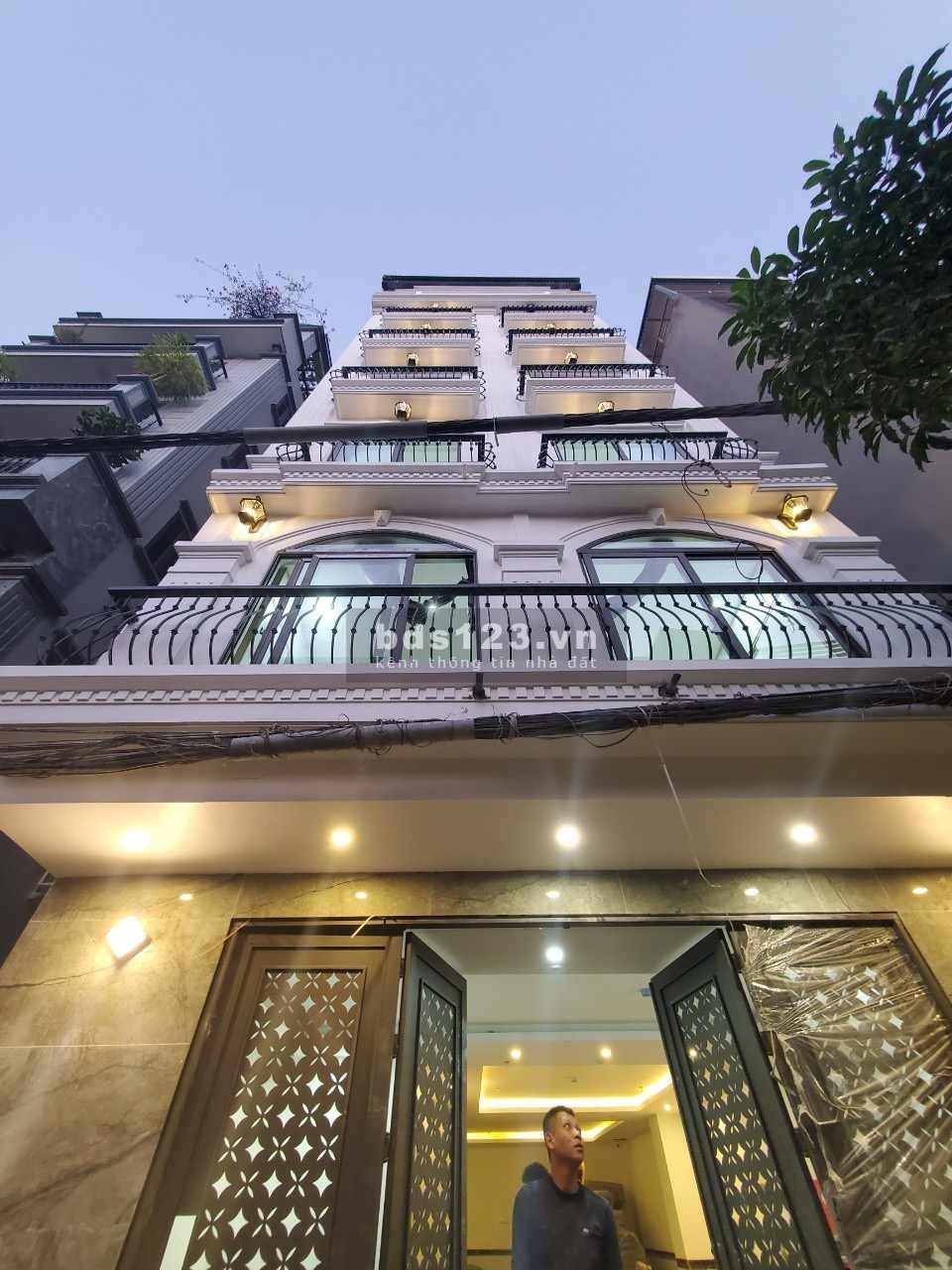 Bán căn nhà đường Đình Thôn, 50m2, 7 tầng, kinh doanh tốt, giá: 13.9 tỷ, LH: 0886171279