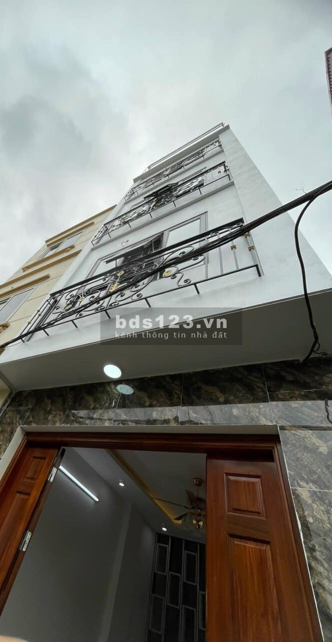 Bán nhà Phú Minh, Phúc Diễn TT Bắc Từ Liêm, gần quận ủy 37m, 5 tầng, mặt tiền 3.5m giá hơn 4 tỷ