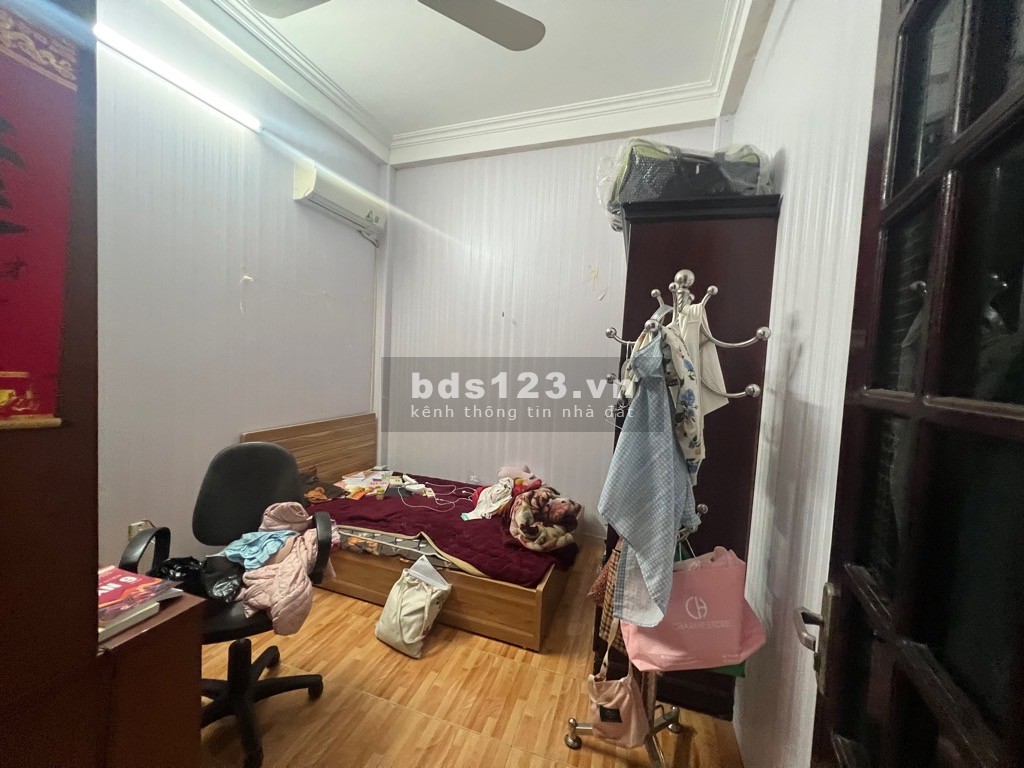 Bán nhà phố Lệnh Cư, Khâm Thiện, Đống Đa - DT: 35M2 - 5 tầng, nhà nở hậu - Gía 5.2 tỷ