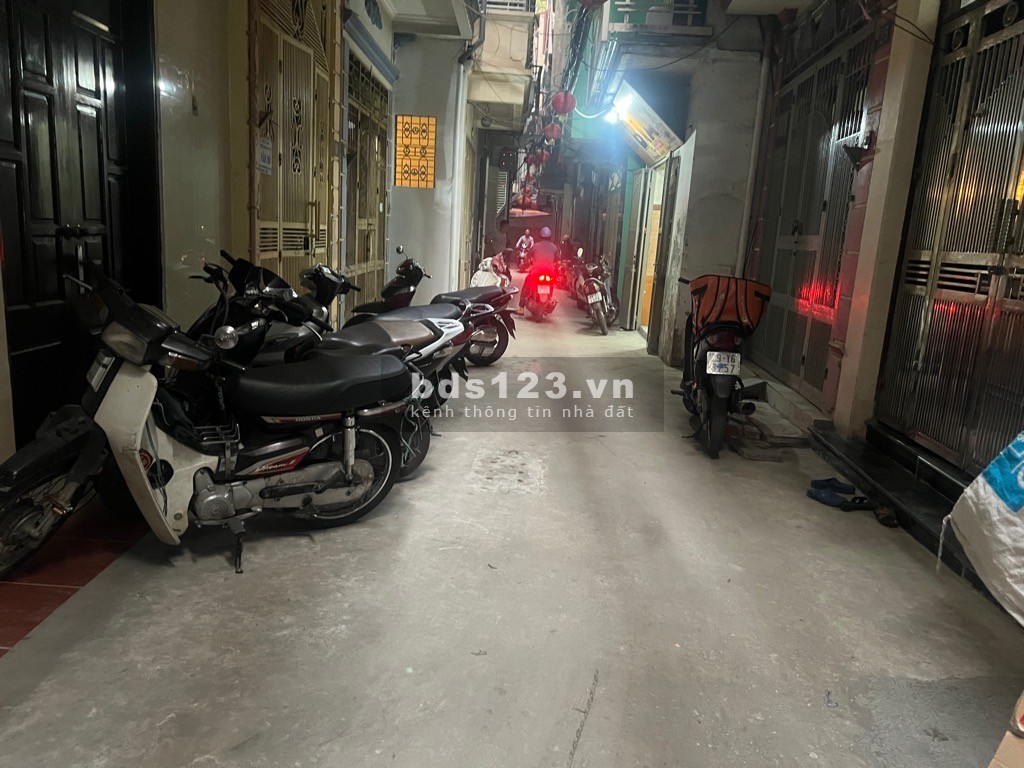 Bán nhà phố Lệnh Cư, Khâm Thiện, Đống Đa - DT: 35M2 - 5 tầng, nhà nở hậu - Gía 5.2 tỷ