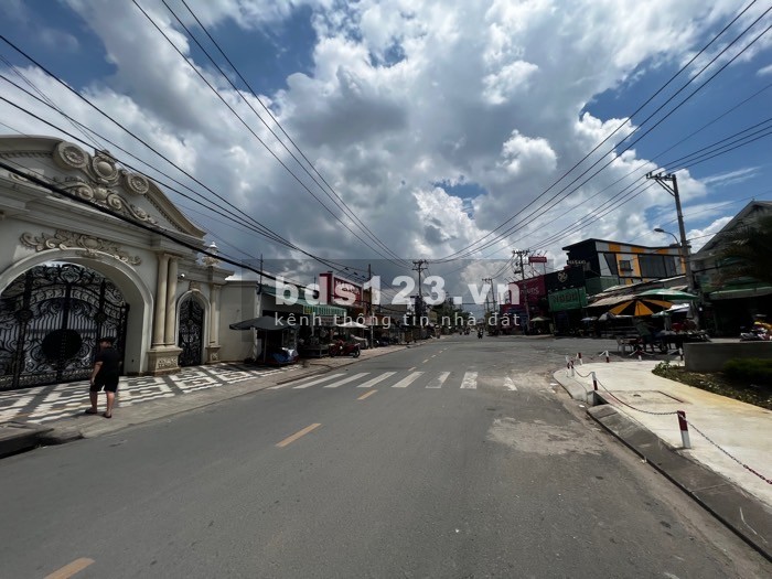 Nhà cực đẹp thoáng mát - Ô tô thông khắp hướng - Ngủ trong nhà. Giá rẻ