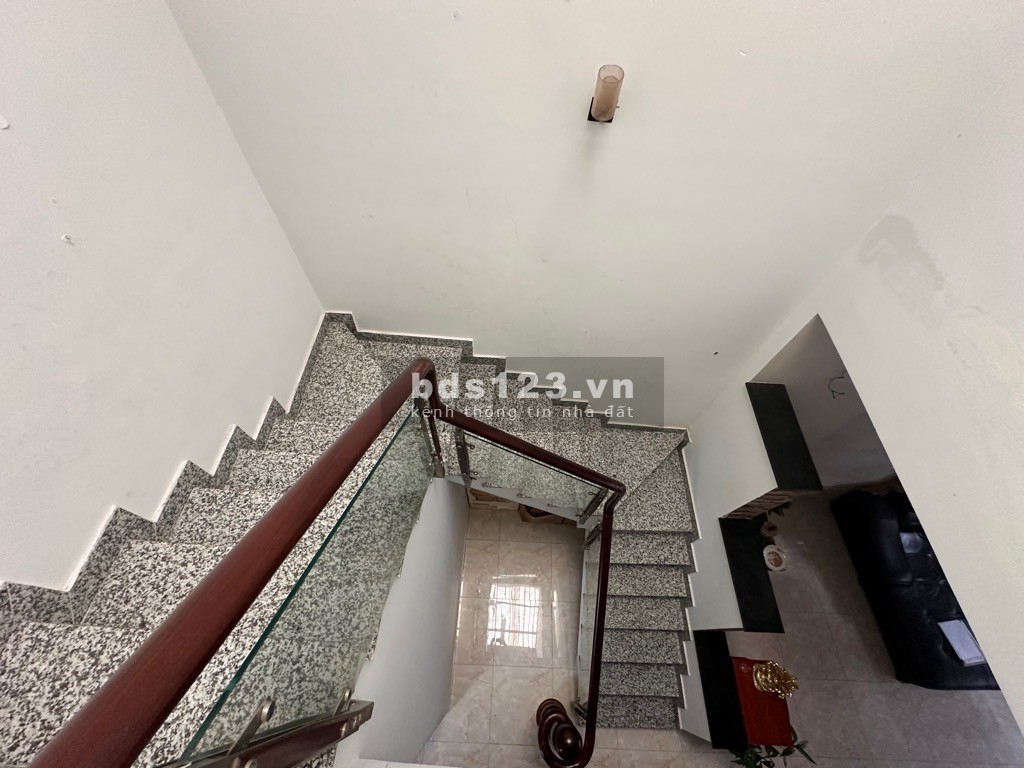 Tương lai hai mặt tiền đường rộng 15M - Gần đại học Văn Hiến, tiện về Gò Vấp