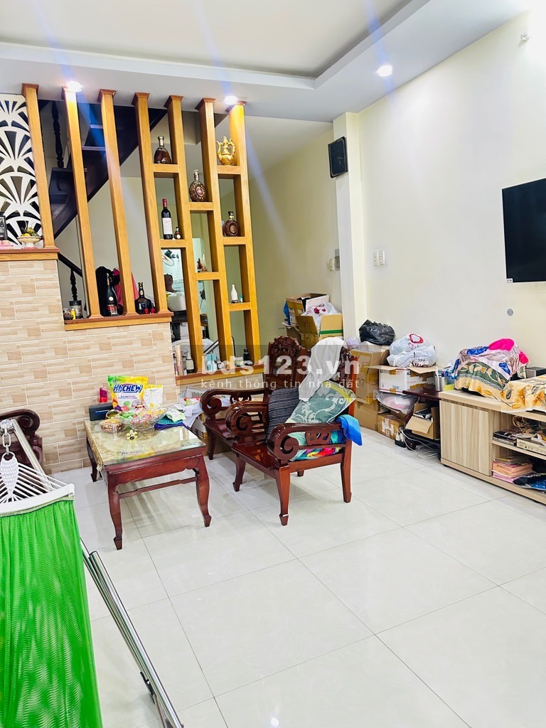 Nhà 3 tầng - XVNT - Hẻm 5M - 60M2 - An ninh - Chỉ nhỉnh 8 tỷ