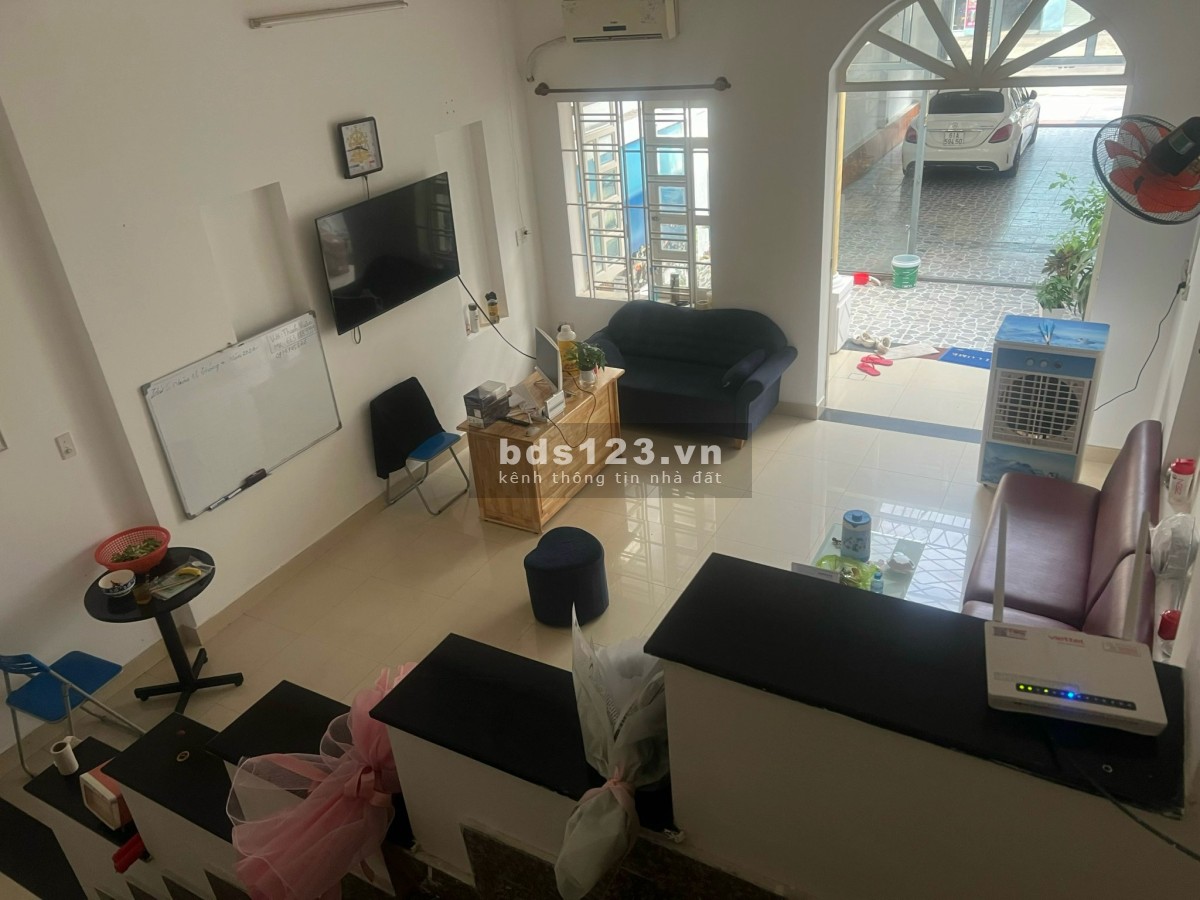 Chủ ngộp ngân hàng cần bán gấp nhà hoàn công 5x30 full tc giá 4tyxNgay kdc Việt Sing, Thuận An, BD