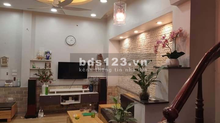 Bán gấp nhà phố Nguyễn Khoái, quận Hai Bà Trưng