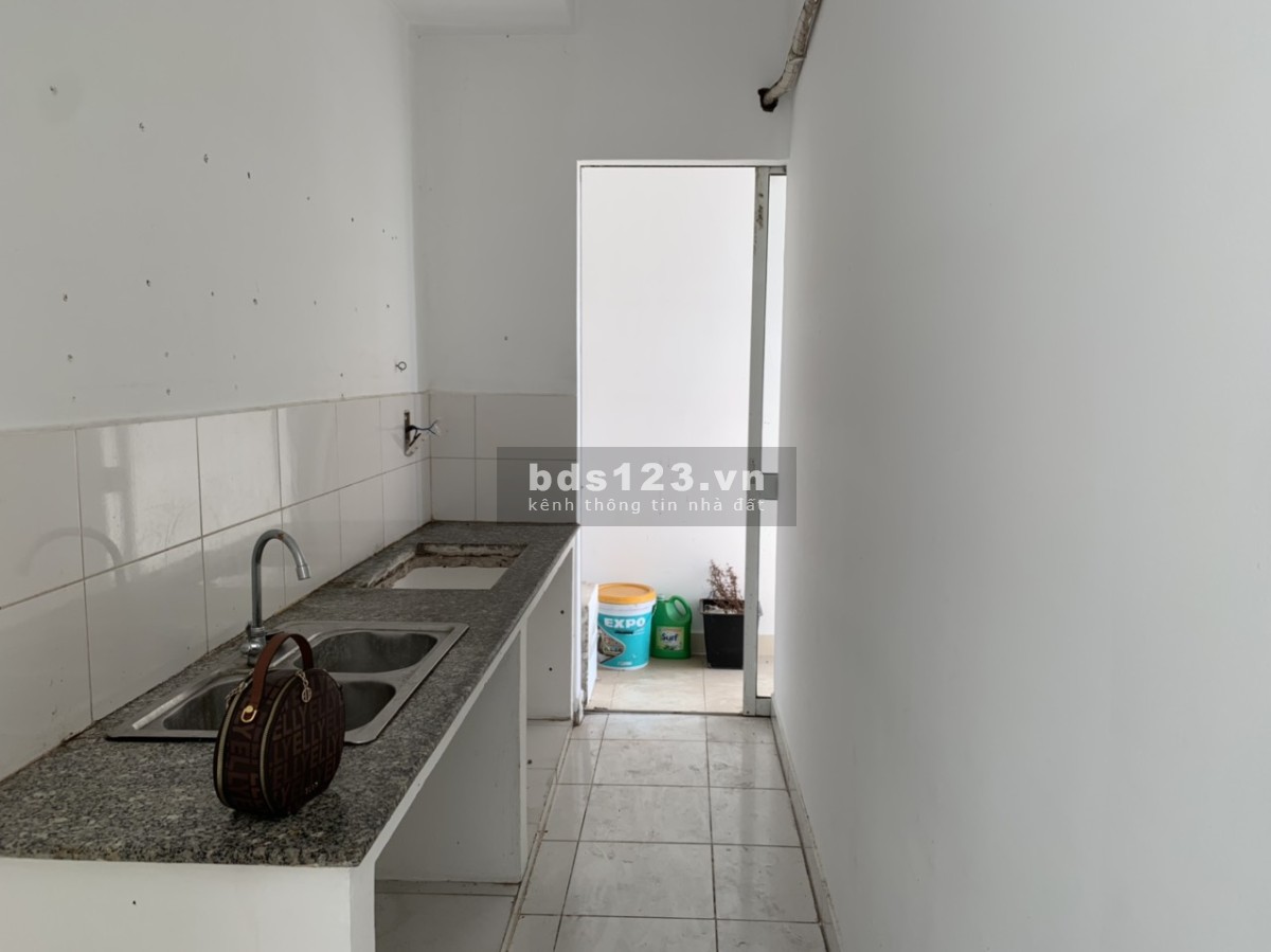 HQC Hóc Môn ngay chợ đầu mối, căn 50 m2 có 2 PN giá bán 1 tỷ 050 triệu. L/H 0909 456 158