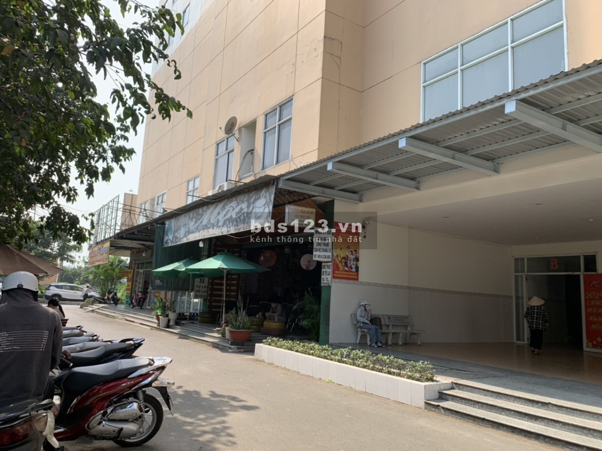 HQC Hóc Môn ngay chợ đầu mối, căn 50 m2 có 2 PN giá bán 1 tỷ 050 triệu. L/H 0909 456 158